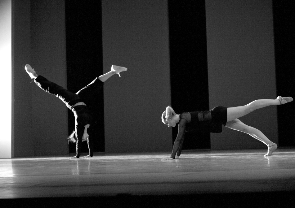 Melissa Ellberger & Celine Kraal | Phase &copy; Angela Sterling | MDDance